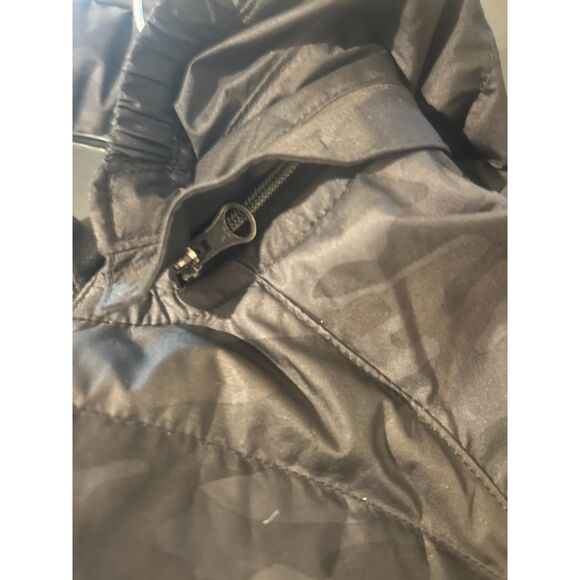 Lululemon Spring Fling Puffy Vest Lotus Camo Black Women's 6 - Picture 7 of 8